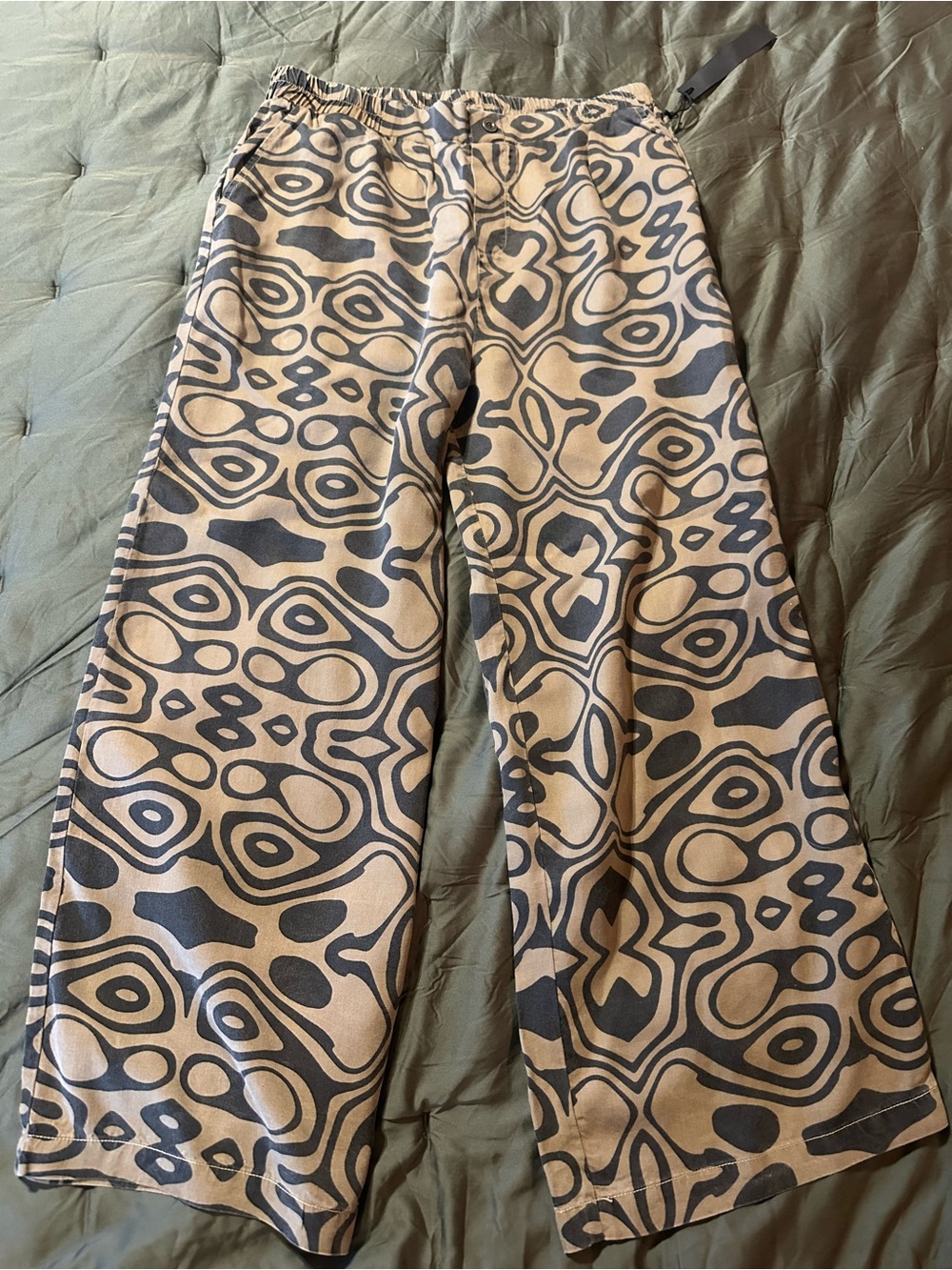 Jane and Delancey Beige and Charcoal Printed Elastic-Waist Pants